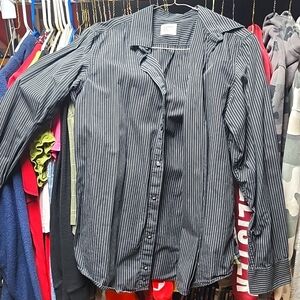 Long sleeve button down shirt S
